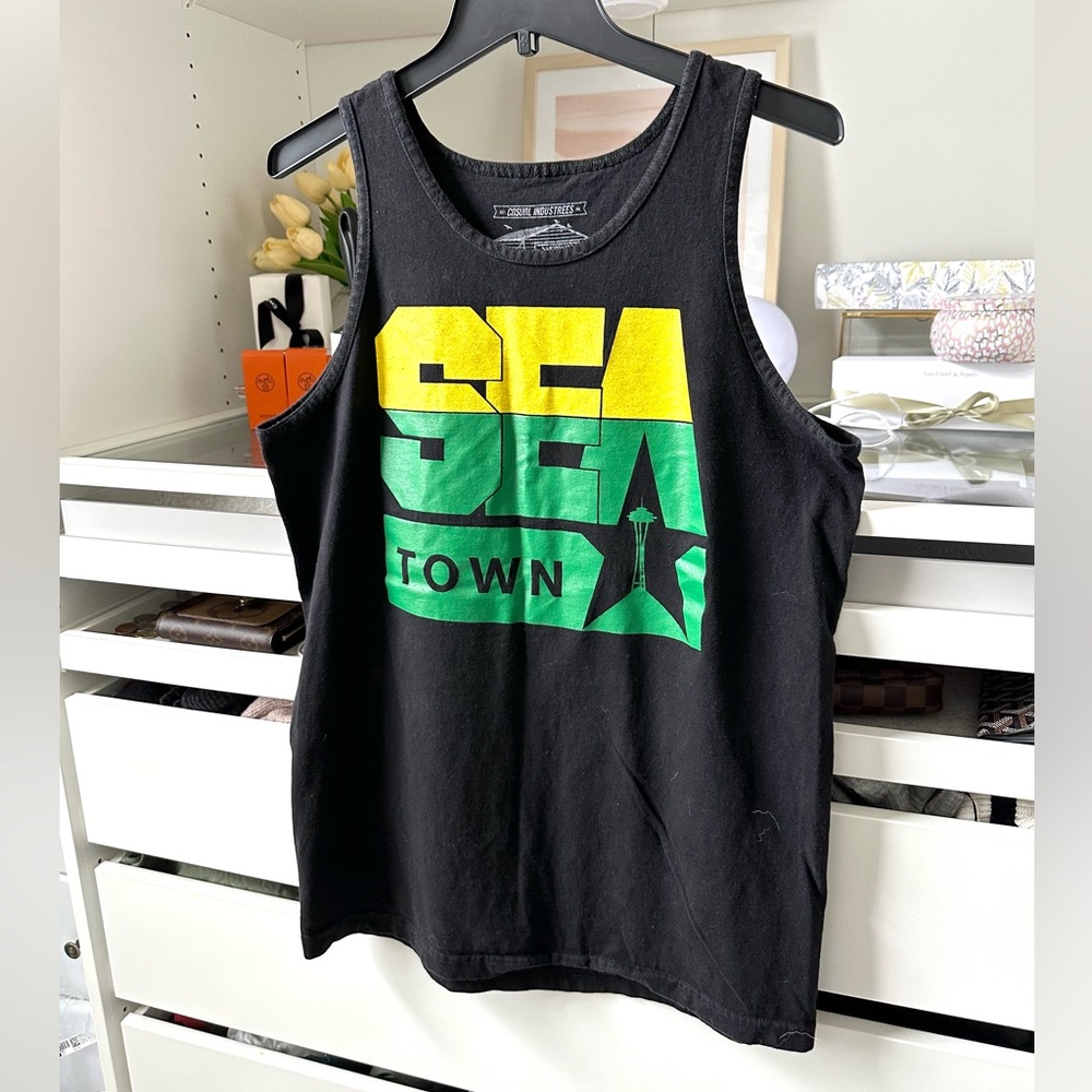 Seattle SEATOWN tank Green and Yellow with Space Needle